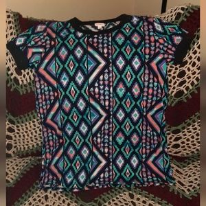 Lularoe t-shirt